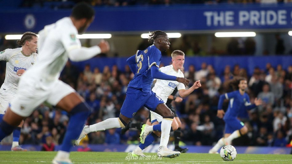 中国以其庞 中国以其庞