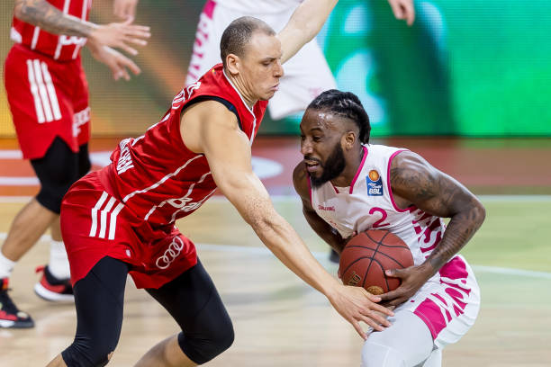 李梅与队友 李梅与队友